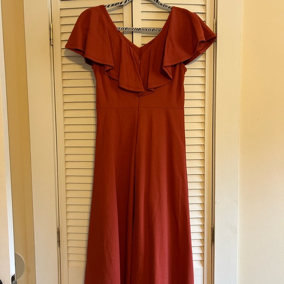 Elegant Dress - Picture 3 of 5